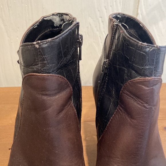 Naturalizer Brown Leather Bootie, Size 9 - Picture 6 of 6